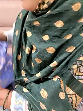 Indian-Aleena Chat XXX live