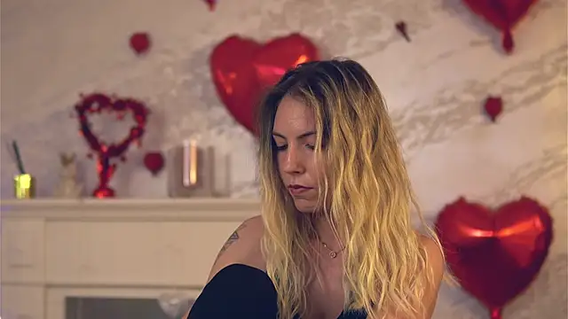 CassieMiles 라이브 XXX 채팅