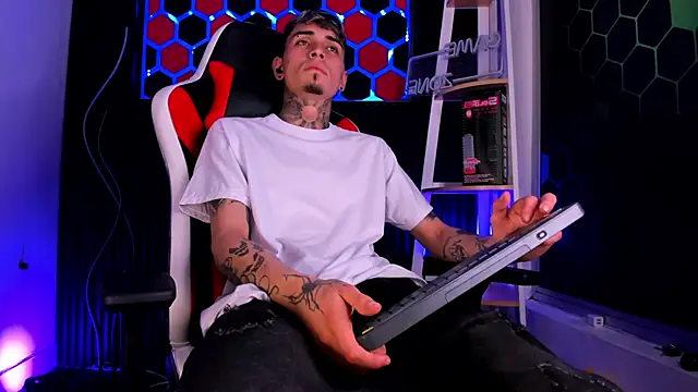 Max_Hader_ Live XXX Chat