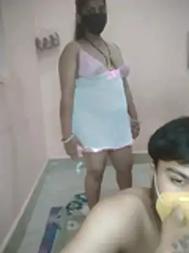 عرض كام SURAJSAVITA