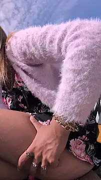 Chat XXX en directo de Risky_girl23_