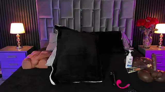 Bigsexxyass' Live XXX Chat