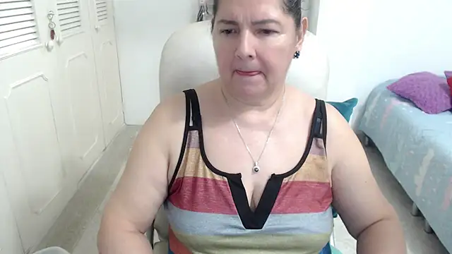 XXX chat uživo modela leonela_69