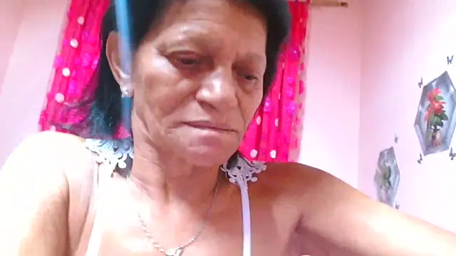 دردشة SLUTTYROXY الجنسية المباشرة