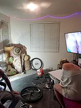 lit702 Live XXX-Chat