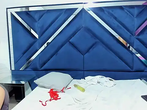 AixaAndMayte Webcamshow