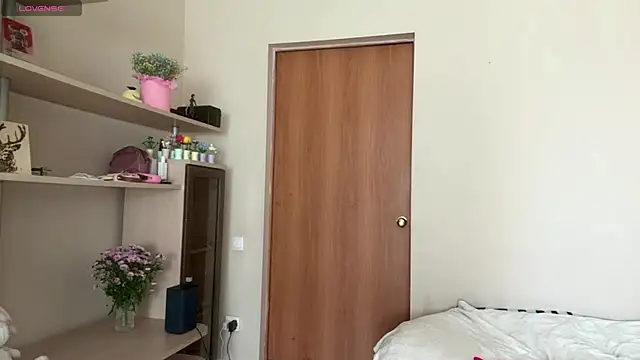 ErlinaBuoy's Webcam Show