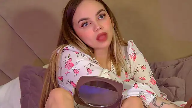 AnitaVenture Chat XXX in diretta