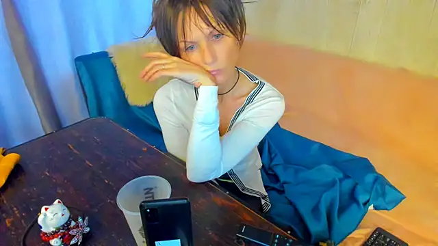 Elizabe_th Chat XXX live