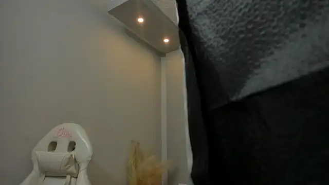 stefy_bratz Pertunjukan Webcam