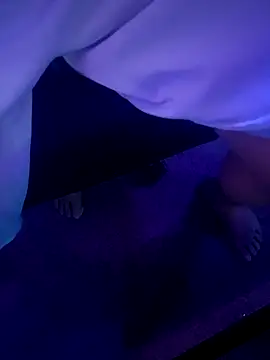 chronic_vibez Show in webcam