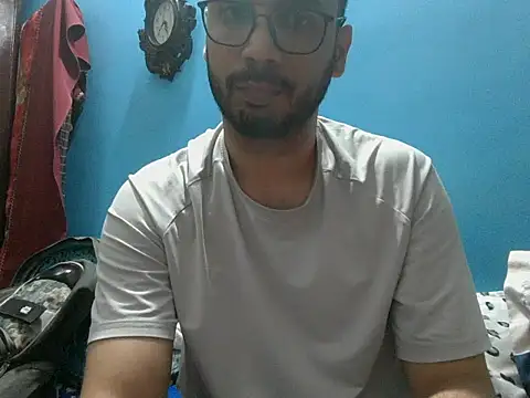 Precumboner Adlı Modelin Web Kamerası Şovu