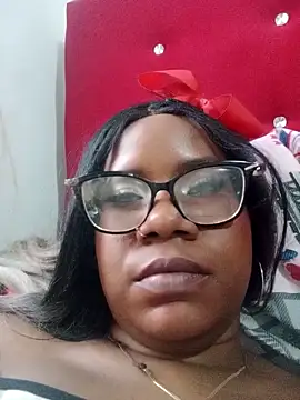 Show de webcam de EmilyyRosee_