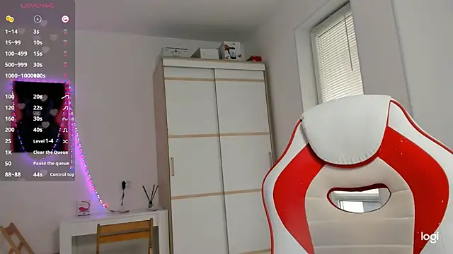 HotCarolineXO's Live XXX Chat