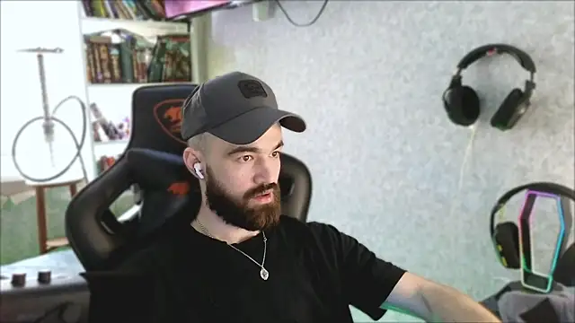 _Mostly_ webkamerás műsora