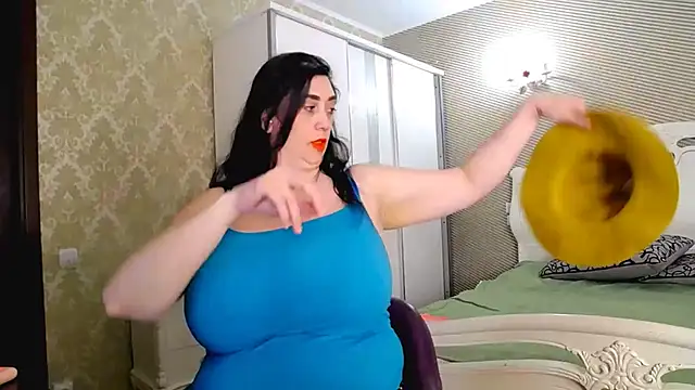 Evelyn_Shy – Kamerová šou