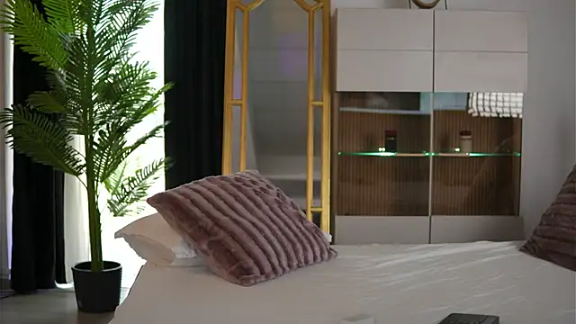 ZenyaNoir's Live XXX Chat