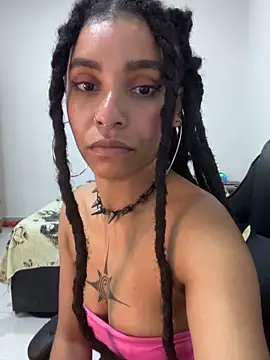 Lillith_Bloom 现场XXX聊天