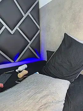 Lucian-greyy webcam show