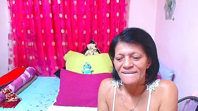 SLUTTYROXY Chat XXX in diretta