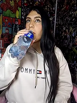 Czat XXX na żywo – charlottte_wh