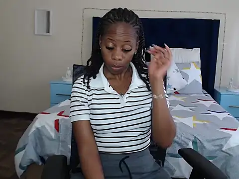 QUEENMANDYY 即時 XXX 聊天