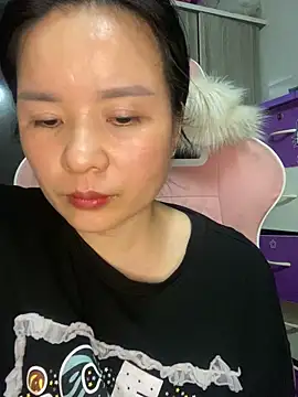 Ivy_Trix2 – Naživo XXX chat