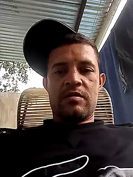 Hot_Veteran_1 élő XXX-chatje