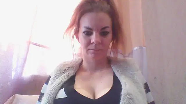 Chat XXX en directo de ElluaSmiilee