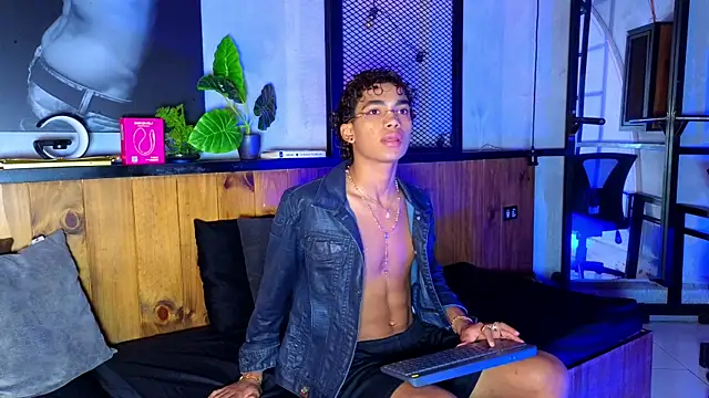 AlanCutee Live XXX-Chat