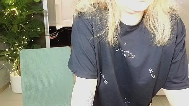 Mira_Mermayd's Live XXX Chat