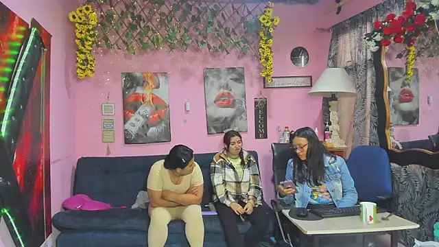 Chat +18 de lesbiancuple ao vivo