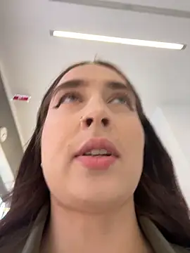 Holly_Play Adlı Modelin Canlı XXX Sohbeti