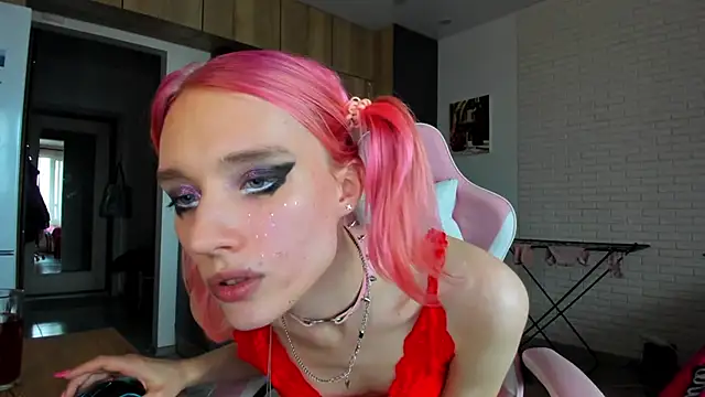 _Alice_Kitty Adlı Modelin Canlı XXX Sohbeti