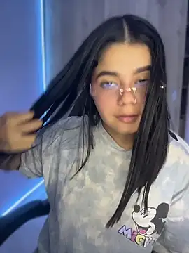 2Angela_ Adlı Modelin Canlı XXX Sohbeti