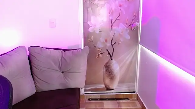 Chat +18 de milfrousse ao vivo