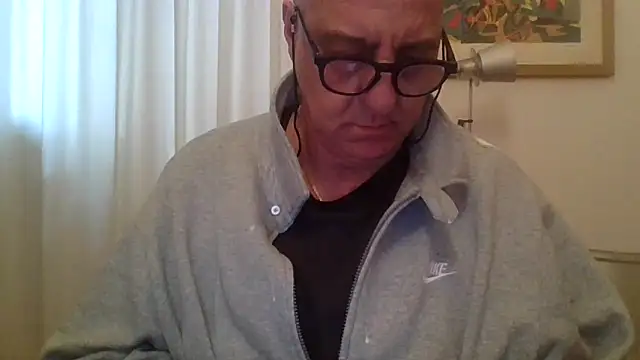 ANONIMO7735 在 線直播表演