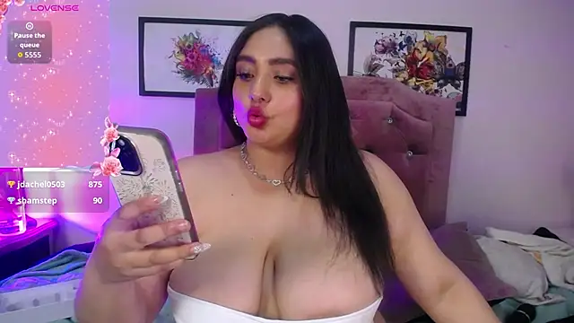 Chat XXX en directo de Selenee23