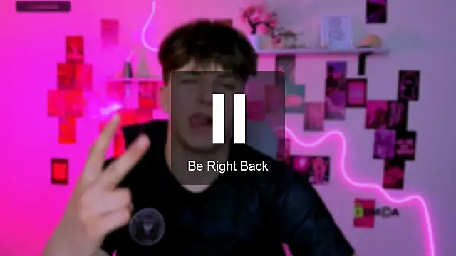 travis_wolf_n Live XXX chat