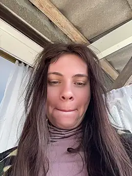 CurlyLara – webcam-show