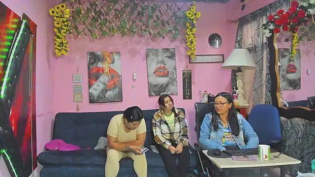 lesbiancuple's Webcam Show