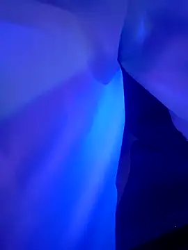 Pokazy przed kamerką – chronic_vibez