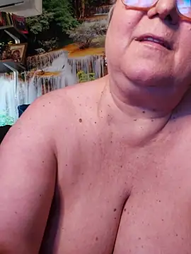 QueenPammy1 – Naživo XXX chat