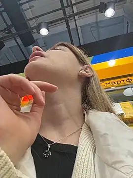 Онлайн чат XXX HarrietDart