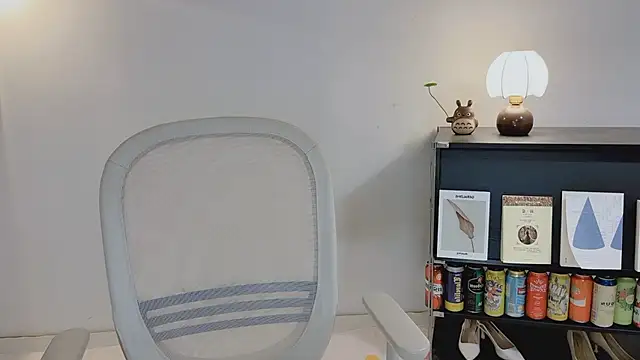 Onechestnut's Live XXX Chat