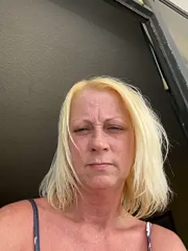 TiffaneyLoven Live XXX chat