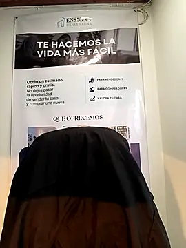 Valentina--1: διαδικτυακό σόου στην κάμερα