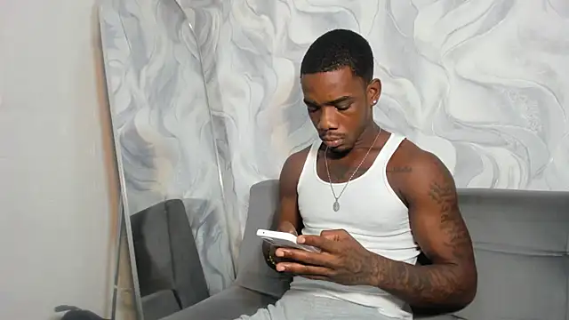 aron_clark's Live XXX Chat