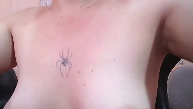 Erika_Suarez_b – Naživo XXX chat