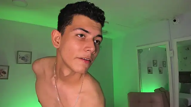 Chatroom XXX en direct de FireGuy_99